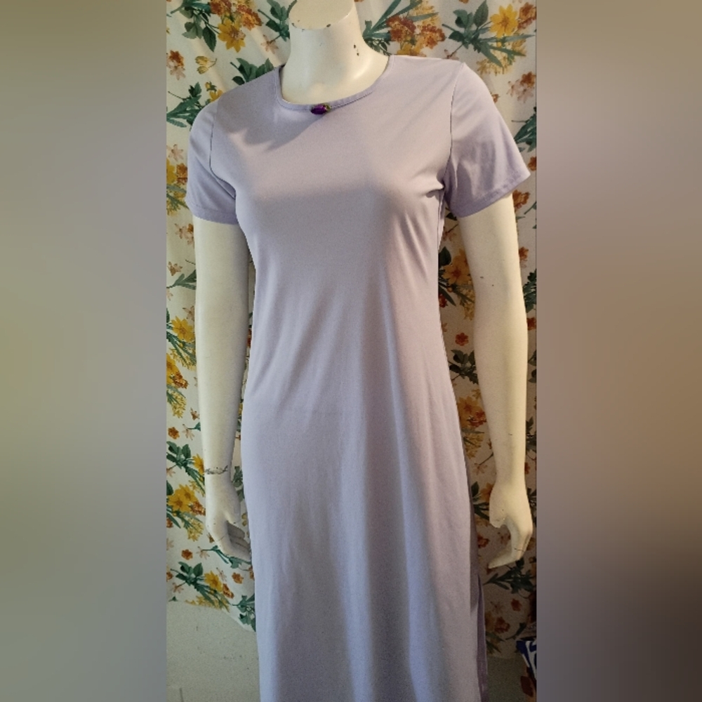 Vintage 80's 90's Women's Lavender Nightgown With Purple Flower Accent